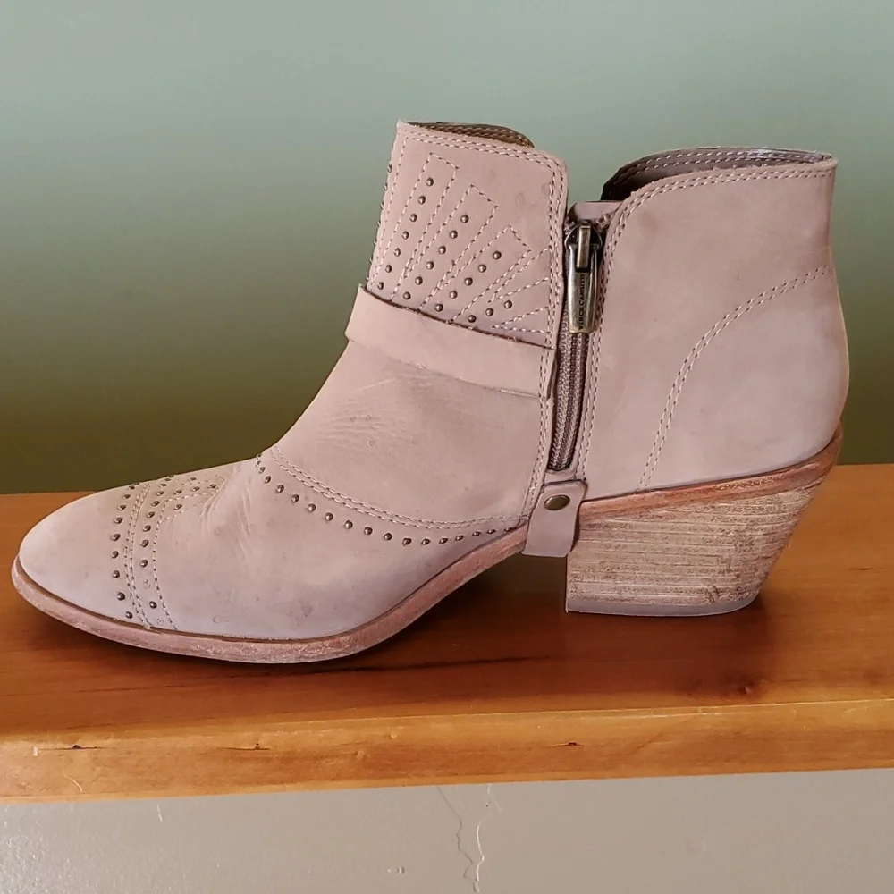 Vince Camuto booties - Picture 3 of 13